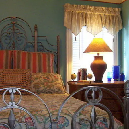 Hidden Garden Cottages & Suites-2