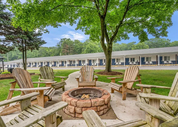 Resort: Starlite Resort